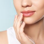 Dudak Dolgusu: Doğallığı Bozmadan Daha Dengeli Bir Görünüm